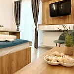 דירה Victory Luxury אפורי נורד